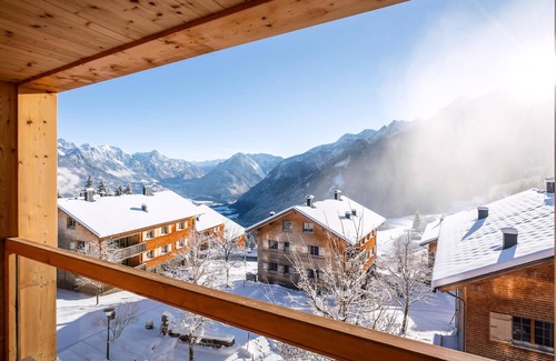 Buerserberg Apartamento | Luxury 8-person apartment in the holiday park Landal Brandnertal
