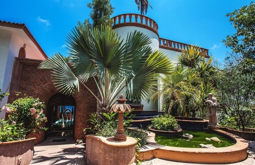 Amapas Villa | LUJO 8750 SQ FT VILLA 5 DORMITORIOS 7 BAÑO CON UBICACIÓN PREMIER A LA PLAYA Y AL PUEBLO