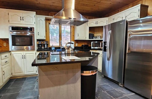 Ludlow Chalet De Esquí | Luxury 8BR Ski In/Out Okemo Chalet on Sachem Trail Sleeps 22 Adults