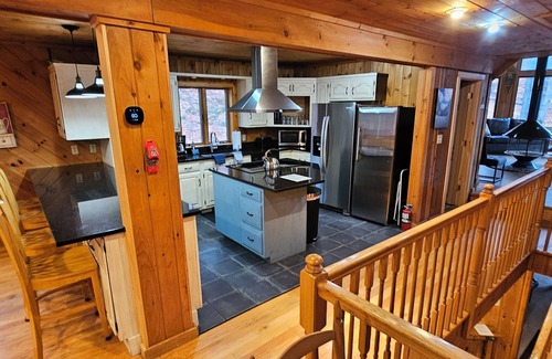 Ludlow Chalet De Esquí | Luxury 8BR Ski In/Out Okemo Chalet on Sachem Trail Sleeps 22 Adults