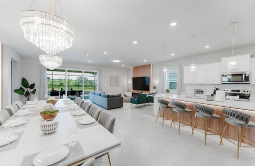 Four Corners Casa | Luxury 8BR Villa with Private Pool near Disney