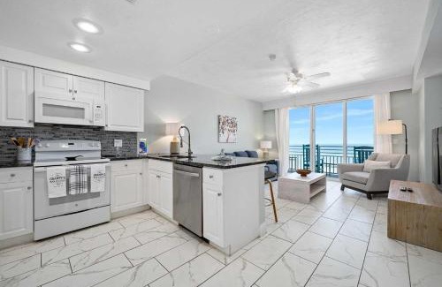 Brush - Stewarts Casa | Luxury 8th Floor 1 BR Condo Direct Oceanfront Wyndham Ocean Walk Resort Daytona Beach | 808