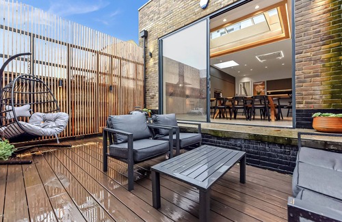 Seven Sisters Casa | Luxury Abode: 5-Bed Haven Ideal for Big Groups!