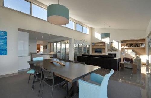 Port Elliot Casa | Luxury Accommodation with Breathtaking Sea Views