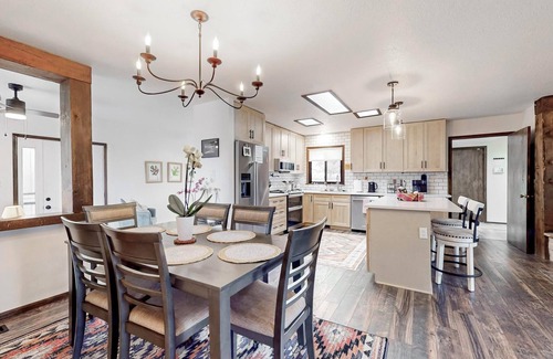 Northeast Heights Casa | Cozy adobe 3 bdrm! Mtn views, trails and ski runs, easy access