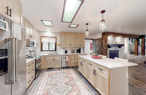 Northeast Heights Casa | Cozy adobe 3 bdrm! Mtn views, trails and ski runs, easy access