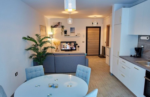 Mamaia-Sat Apartamento | Luxury Alezzi