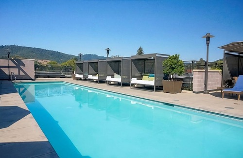 Yountville Casa | Luxury Amenities and Personalized Service! Rooftop Pool, Fireplace!