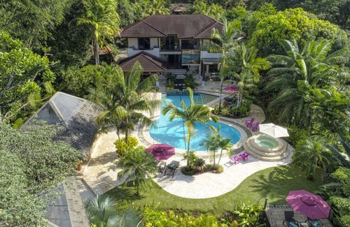 Ballena Villa | Lujo y comodidad en su propio resort tropical