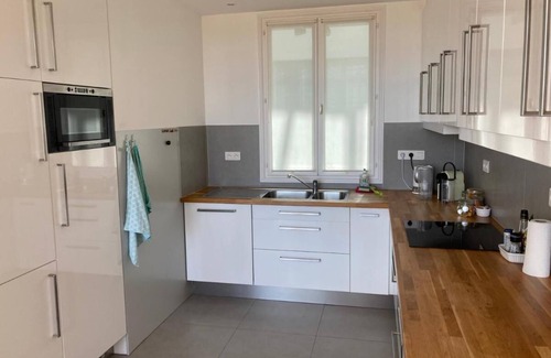 Saint-Romain Apartamento | Luxury and comfortable apartment with beautiful views in centre of village