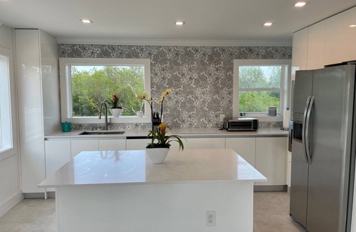 Big Pine Key Casa | Luxury and Lovely Water Front House