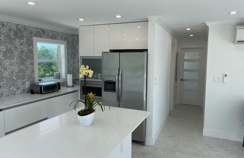 Big Pine Key Casa | Luxury and Lovely Water Front House