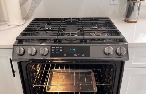 Danvers Apartamento | Luxury and Modern Apt near Mall/ Hospital