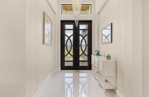 Pelican Casa | Luxury and Opulence - Gulf Access, Heated Pool & Spa, Custom Outdoor Kitchen - Villa Sunseeker