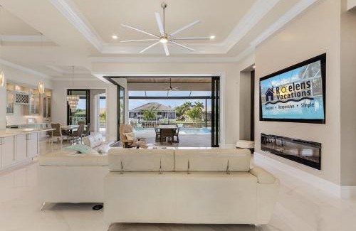 Pelican Casa | Luxury and Opulence - Gulf Access, Heated Pool & Spa, Custom Outdoor Kitchen - Villa Sunseeker
