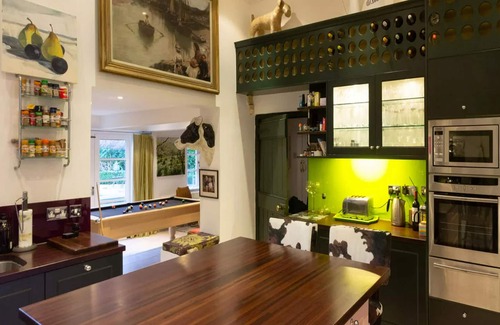 South Richmond Casa | Luxury Apartment 6 Guests Wifi
