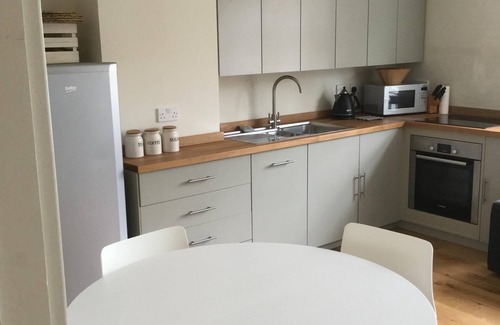 Holt Apartamento | Apartamento de lujo fantástica ubicación en el corazón de la ciudad comercial de Holt