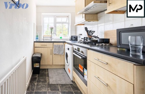 Epsom Apartamento | Luxury Apartment For Short Lets and Serviced Accommodation Epsom with Parking