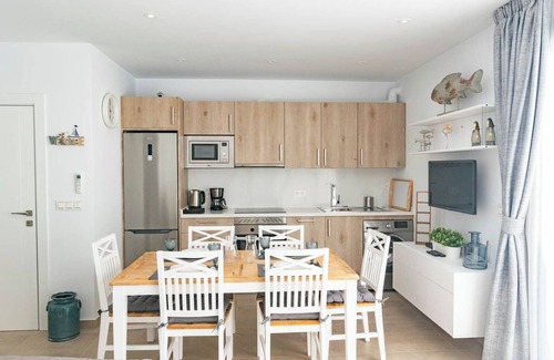 Cómpeta Apartamento | Apartamento de lujo en Cómpeta con vistas a la montaña, jardín y Wi-Fi