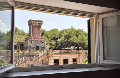 Donoratico Apartamento | Prestigioso apartamento en una antigua villa en la playa, 4 dormitorios tres baños