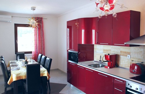 Icici Villa | Luxury Apartment in Opatija for 8 People With Pool and Silk Bedding