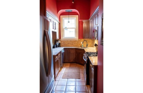 Scranton Apartamento | Luxury Apartment in Scranton's Hill Section!