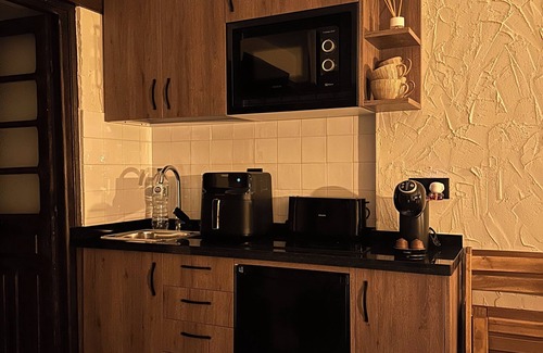 Cuestespines Cabaña | APARTAMENTO DE LUJO EN EL CENTRO DE ASTURIAS CON CHIMENEA Y JACUZZI INTERIOR