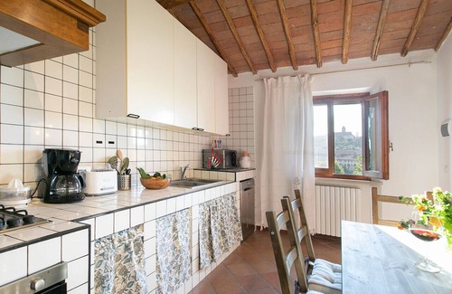 Siena Casa | Apartamento de lujo en villa toledana con piscina: ¡Vista privada a Siena!