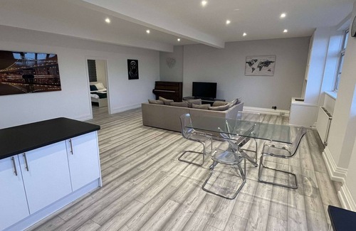 Thamesfield Apartamento | Luxury Apartment in Wandsworth on top floor with skyline views!