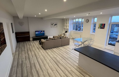 Thamesfield Apartamento | Luxury Apartment in Wandsworth on top floor with skyline views!