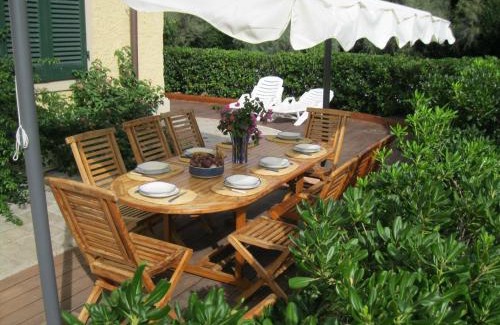 Donoratico Apartamento | Luxury apartment inside beachfront villa
