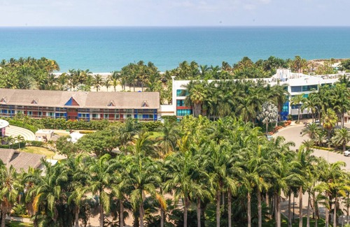 Punta Blanca Apartamento | Lujo frente al mar apartamento wifi seguridad parqueo 3C/3B