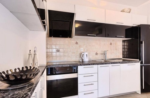 Okrug Apartamento | Luxury Apartment Okrug Gornji With Sea View and Pool