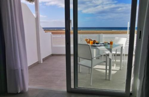 Playa Honda Apartamento | Luxury Apartment On The Beach