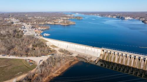Lake Ozark Casa | Luxury Apartment on the Strip!