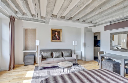 2nd Arrondissement Apartamento | Apartamento de lujo París Louvre