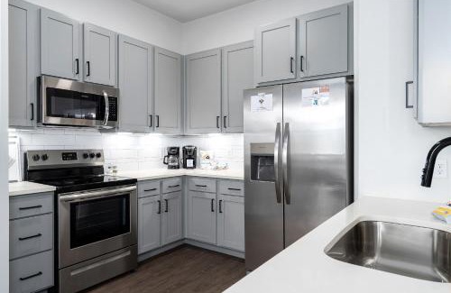 Crestline Heights Apartamento | Luxury Apartment - Pool Restaurants & Shopping