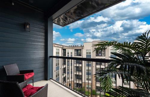 Crestline Heights Apartamento | Luxury Apartment - Pool Restaurants & Shopping