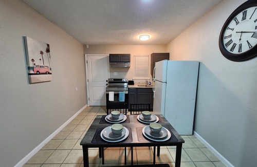 Biggs Field Apartamento | Luxury Apartment Suite 2