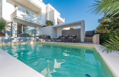 Novalja Apartamento | Luxury apartment SUNSET with private pool and jacuzzi