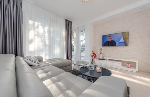 Novalja Apartamento | Luxury apartment SUNSET with private pool and jacuzzi