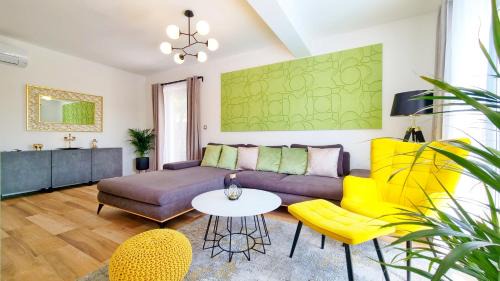 Cizici Apartamento | Luxury apartment Viktorija with private pool