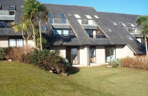 Maenporth Apartamento | Luxury apartment with superb sea views and just minutes walk to the beach