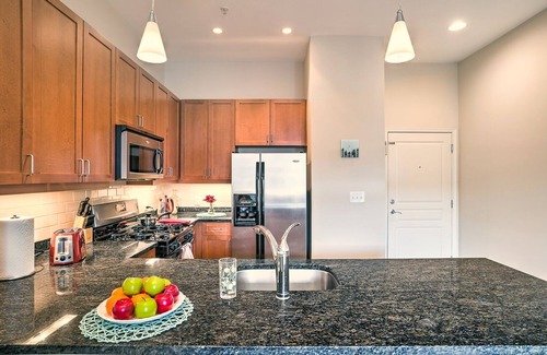 Herndon Apartamento | Luxury Apartment with In-unit Washer/Dryer, Balcony, Gym, & Clubhouse.