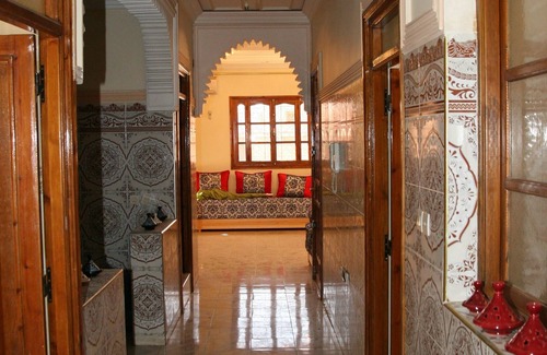 El Hara Villa | Apartamento de lujo con aire acondicionado y a solo 1 minuto a pie de Hammam & Shops.