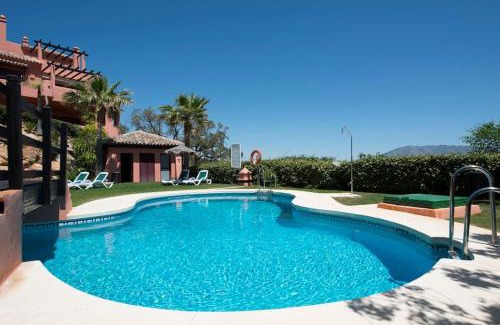 Ojen Apartamento | Luxury apartment with sea views, golf, gym, spa, 7 pools