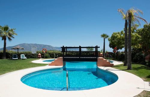 Ojen Apartamento | Luxury apartment with sea views, golf, gym, spa, 7 pools