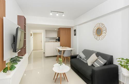 Moreno Apartamento | Luxury Apartments at Paseo de la Cisterna