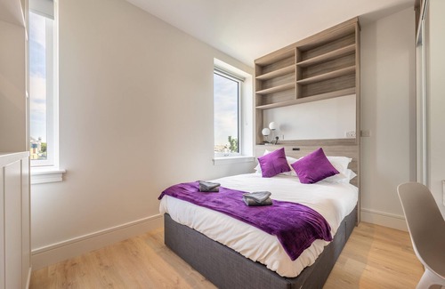 Heathrow Villages Apartamento | Luxury Apartments - Heathrow Airport - Free Parking