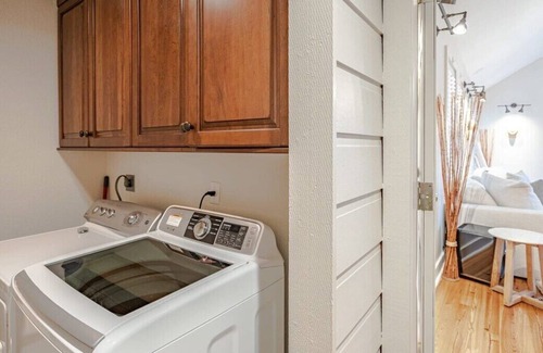 Westfield Apartamento | Luxury Apt by Zilker - Pro Kitchen, W/D, Parking